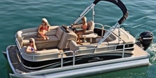 2016 Bennington S Series 16 Sl 8 Ft Wide Boat Reviews Prices And Specs