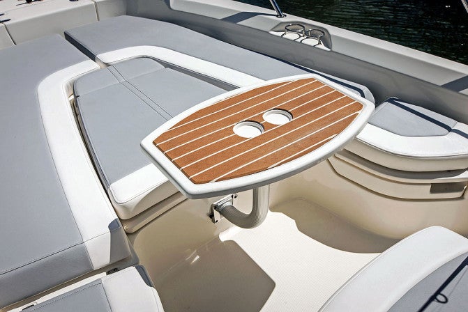 Boston Whaler 240 Dauntless Table