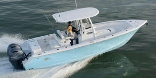 2018 Sea Hunt Gamefish 27 with Coffin Box