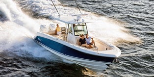 2019 Boston Whaler Outrage® 330