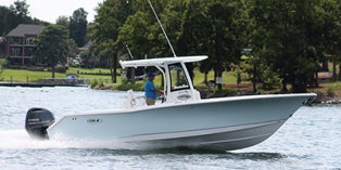 2021 Sea Hunt Gamefish 27 with Coffin Box