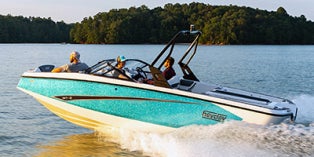 2020 Bayliner Heyday WT-2DC Boat Reviews, Prices and Specs