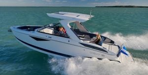 10 Best Boats For Families - BoatGuide.com