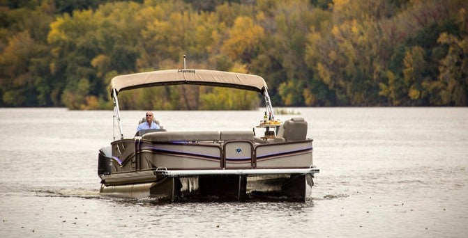 10 Of The Best Pontoon Boats Of 2017 - BoatGuide.com