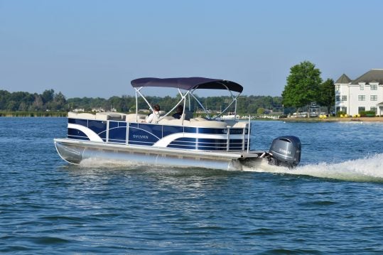 Sylvan Mirage Cruise 8522 LZ LES Review - BoatGuide.com