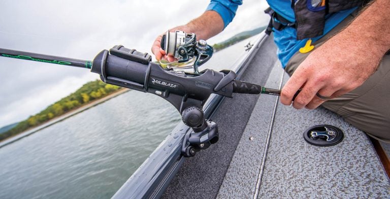 Tracker Guide V16 Laker DLX T Review - BoatGuide.com