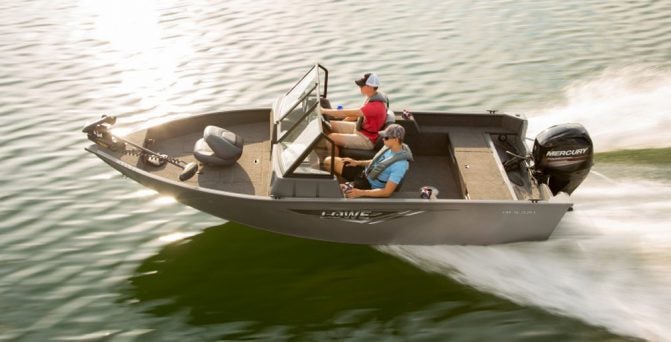 Lowe FM 1625 WT Review - BoatGuide.com