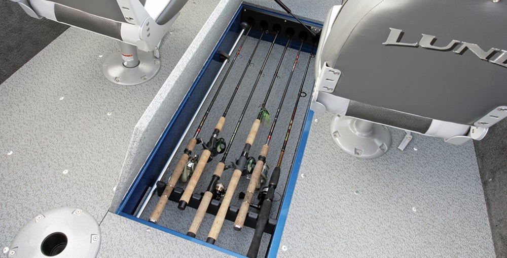 Lund 1625 Fury XL Rod Storage