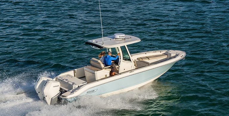 Boston Whaler 280 Dauntless Review - BoatGuide.com